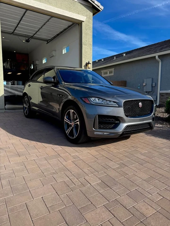 2017 Jaguar F-Pace - Image 2 of 14
