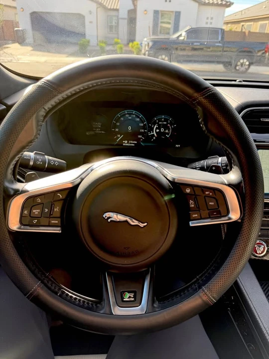 2017 Jaguar F-Pace - Image 11 of 14