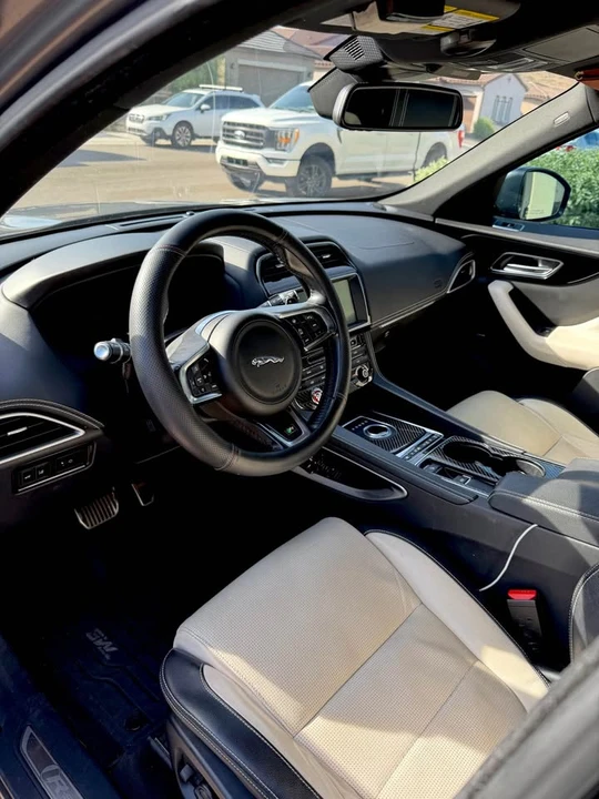 2017 Jaguar F-Pace - Image 10 of 14