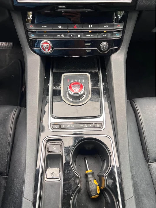2017 Jaguar F-Pace - Image 7 of 7