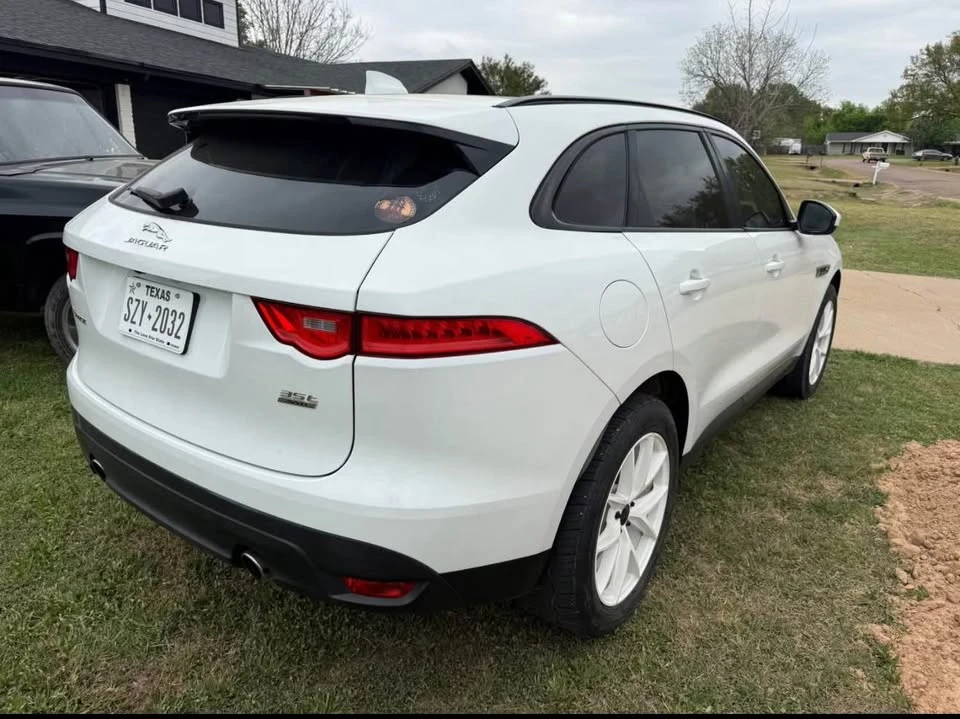 2017 Jaguar F-Pace - Image 3 of 8