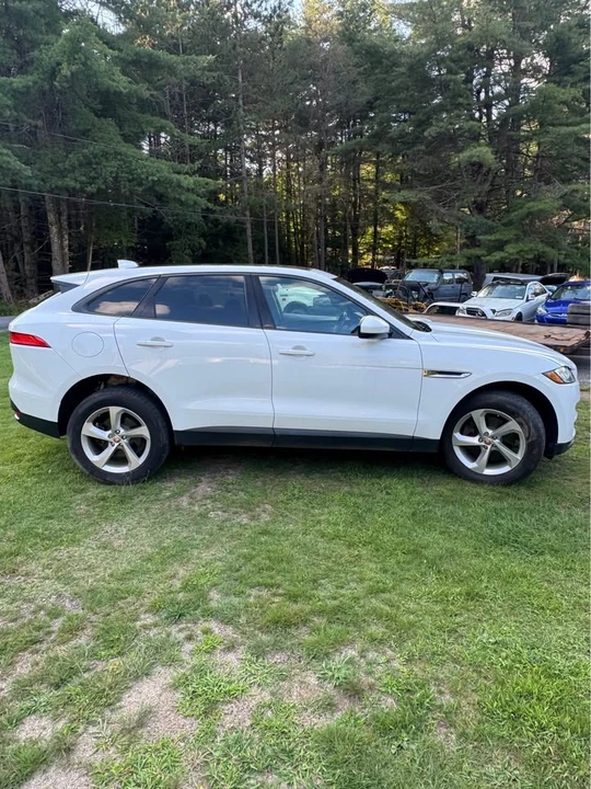 2017 Jaguar F-Pace - Image 3 of 6