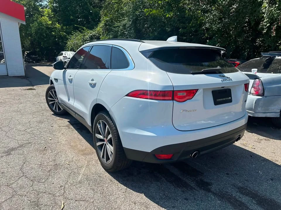 2017 Jaguar F-Pace - Image 2 of 5