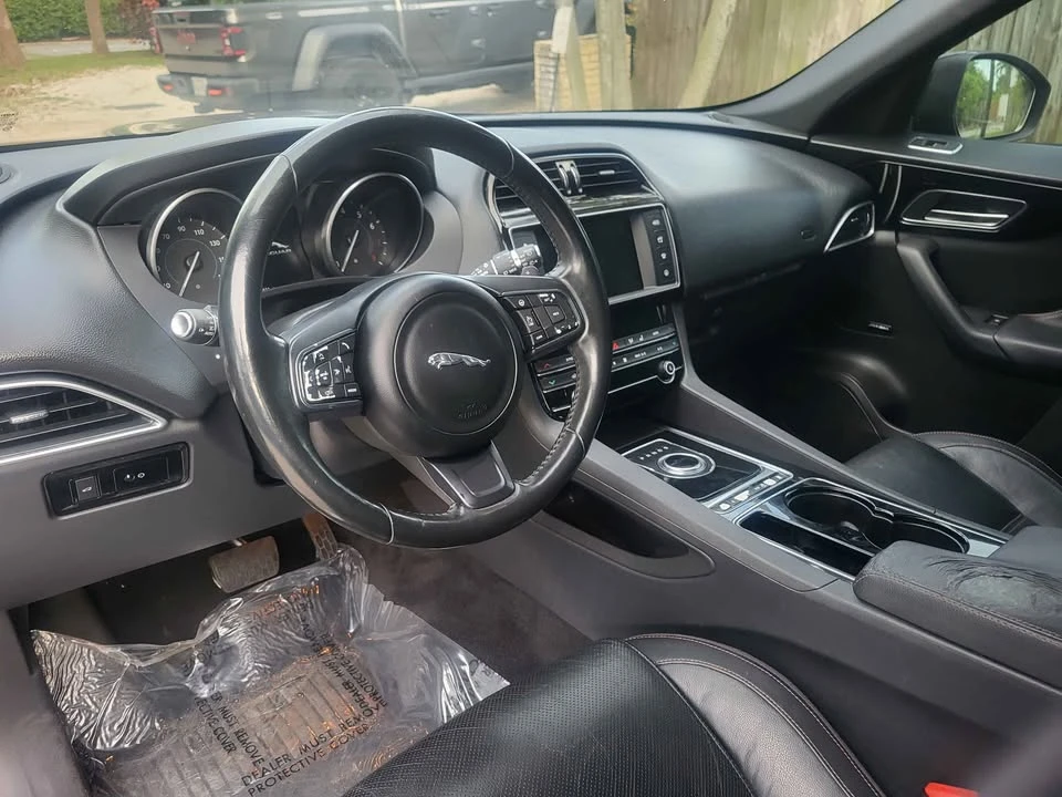 2017 Jaguar F-Pace - Image 11 of 14