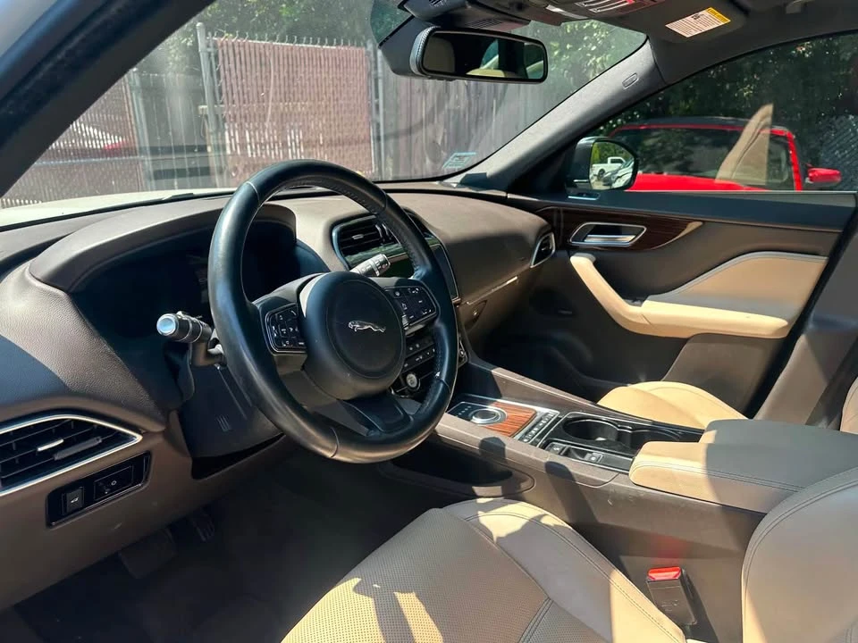 2017 Jaguar F-Pace - Image 4 of 5
