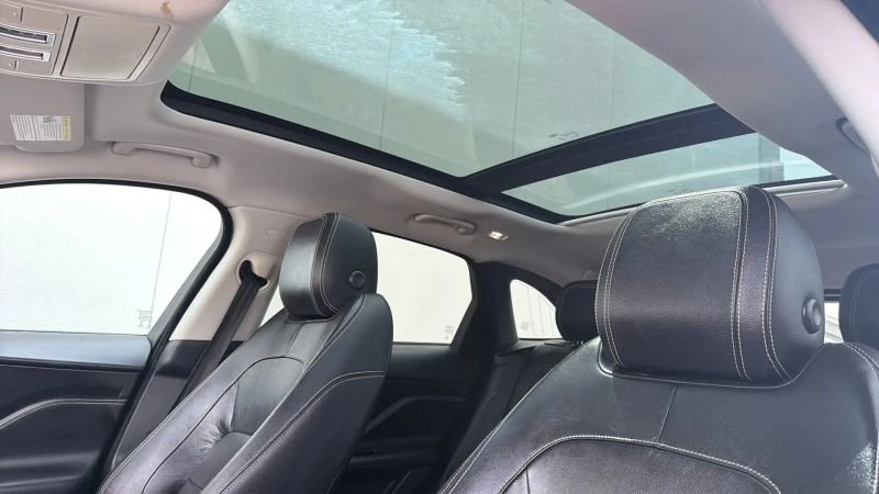 2017 Jaguar F-Pace - Image 10 of 19