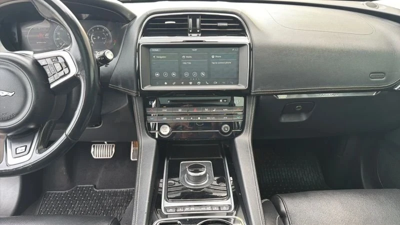 2017 Jaguar F-Pace - Image 6 of 19