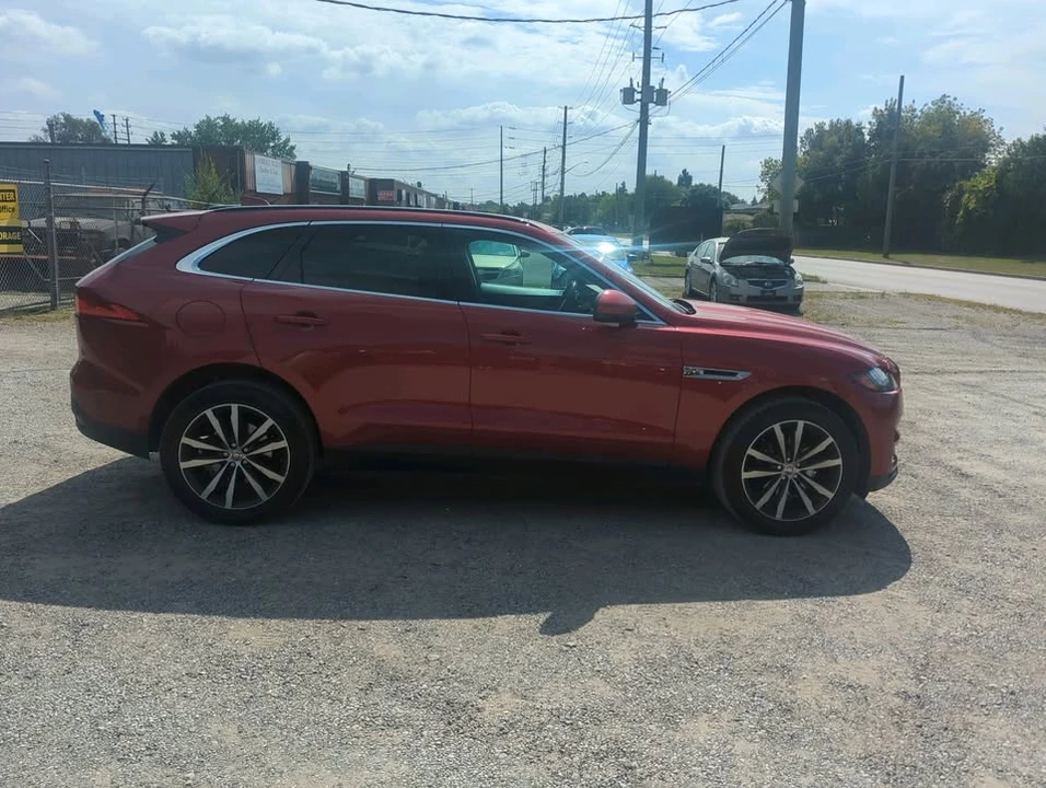 2017 Jaguar F-Pace - Image 7 of 12