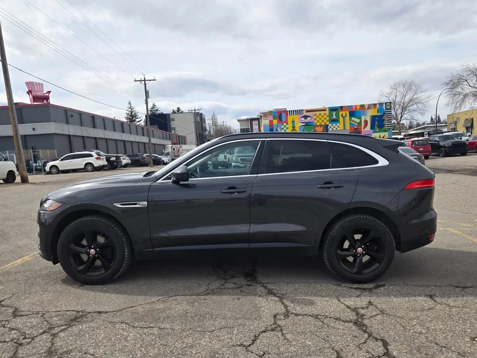 2017 Jaguar F-Pace - Image 2 of 17