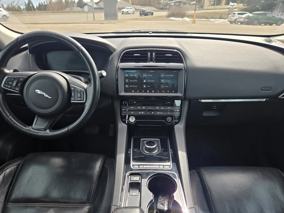 2017 Jaguar F-Pace - Image 11 of 17