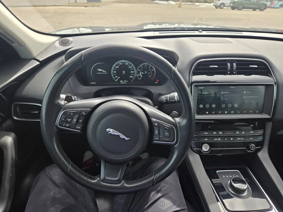 2017 Jaguar F-Pace - Image 12 of 17