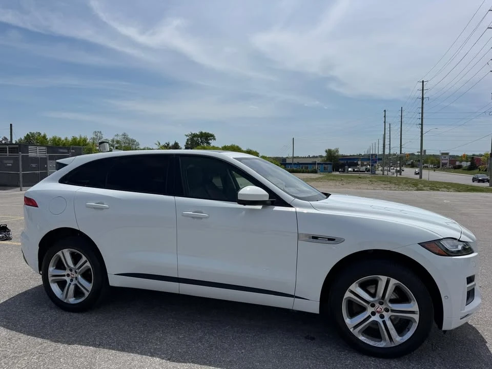2017 Jaguar F-Pace - Image 2 of 10