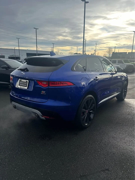 2017 Jaguar F-Pace - Image 7 of 13