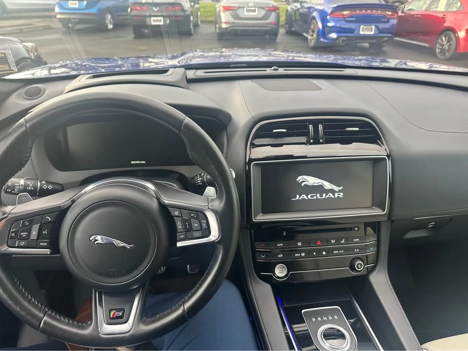 2017 Jaguar F-Pace - Image 10 of 13