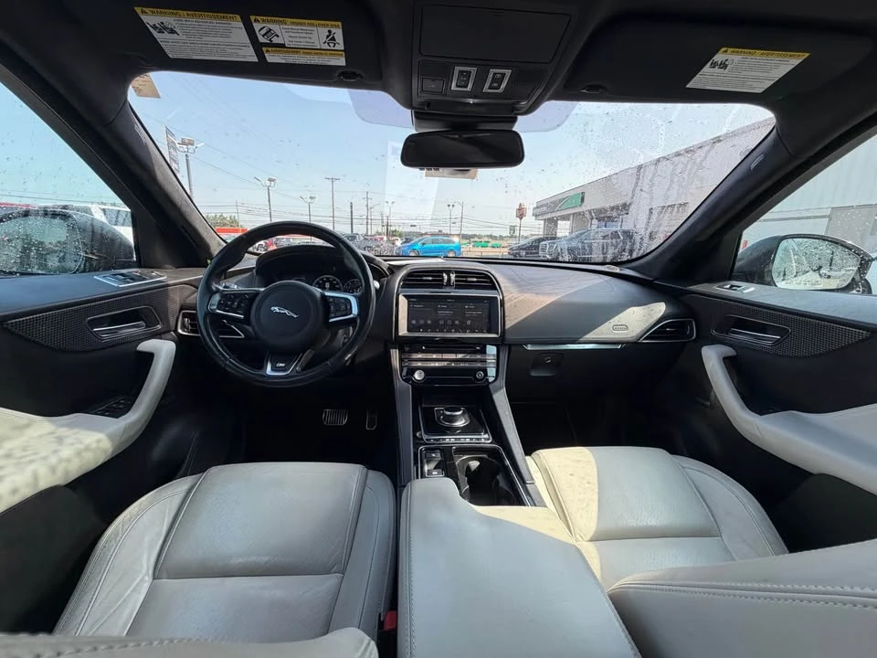 2017 Jaguar F-Pace - Image 5 of 12