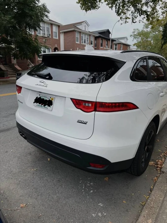 2017 Jaguar F-Pace - Image 3 of 9