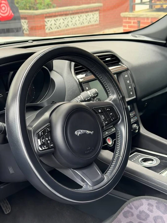 2017 Jaguar F-Pace - Image 8 of 9
