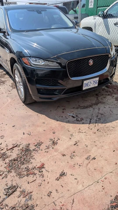 2017 Jaguar F-Pace - Image 2 of 8