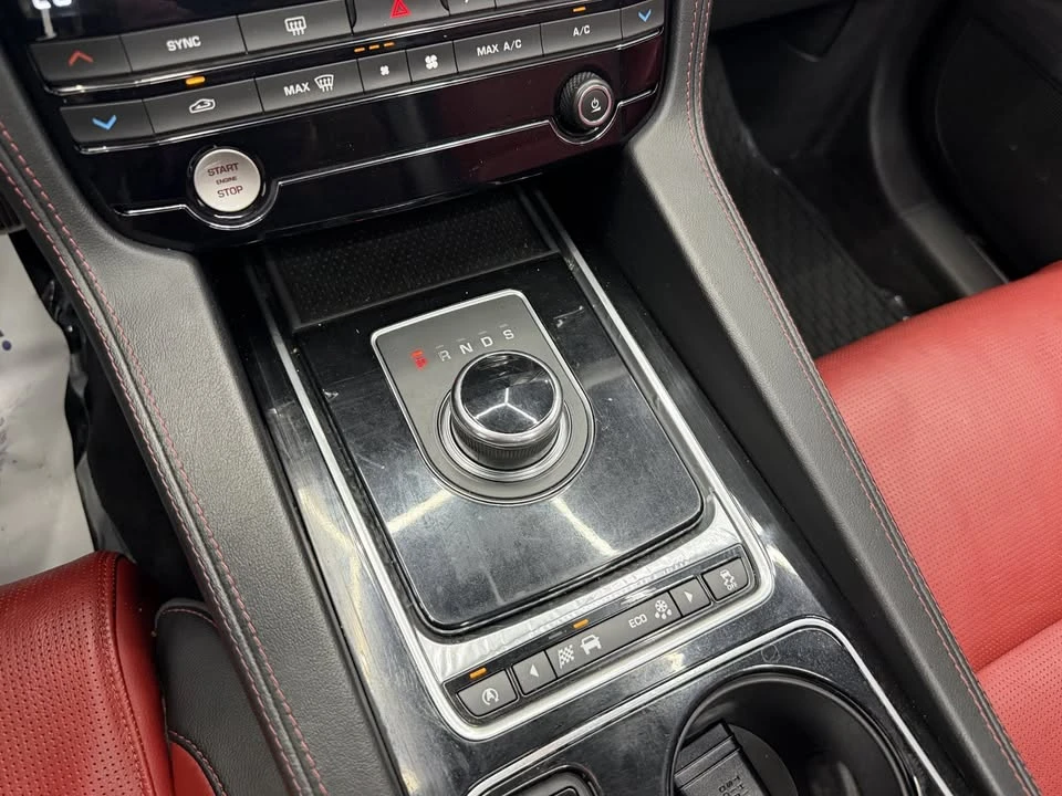 2017 Jaguar F-Pace - Image 14 of 20