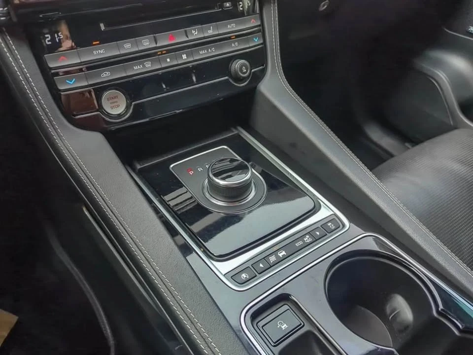 2017 Jaguar F-Pace - Image 12 of 20