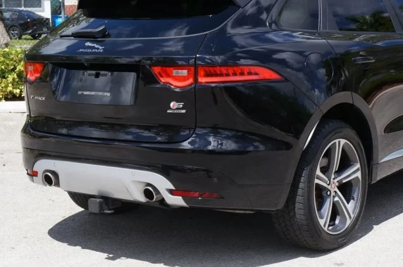 2017 Jaguar F-Pace - Image 9 of 20