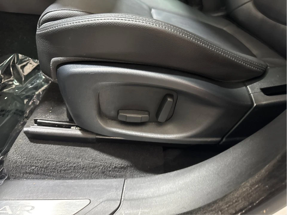 2017 Jaguar F-Pace - Image 19 of 20