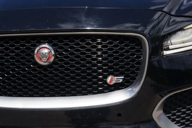 2017 Jaguar F-Pace - Image 10 of 20