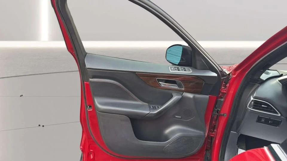 2017 Jaguar F-Pace - Image 18 of 20