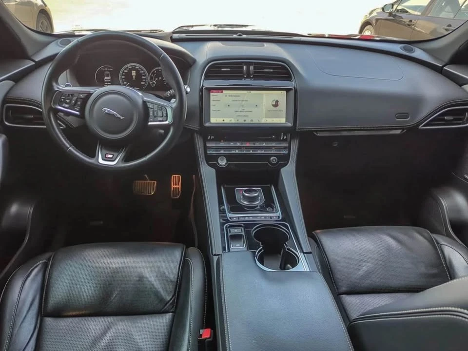 2017 Jaguar F-Pace - Image 15 of 20