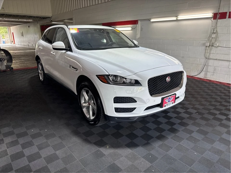 2017 Jaguar F-Pace - Image 3 of 20