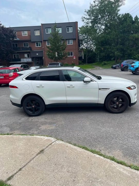 2017 Jaguar F-Pace - Image 3 of 8