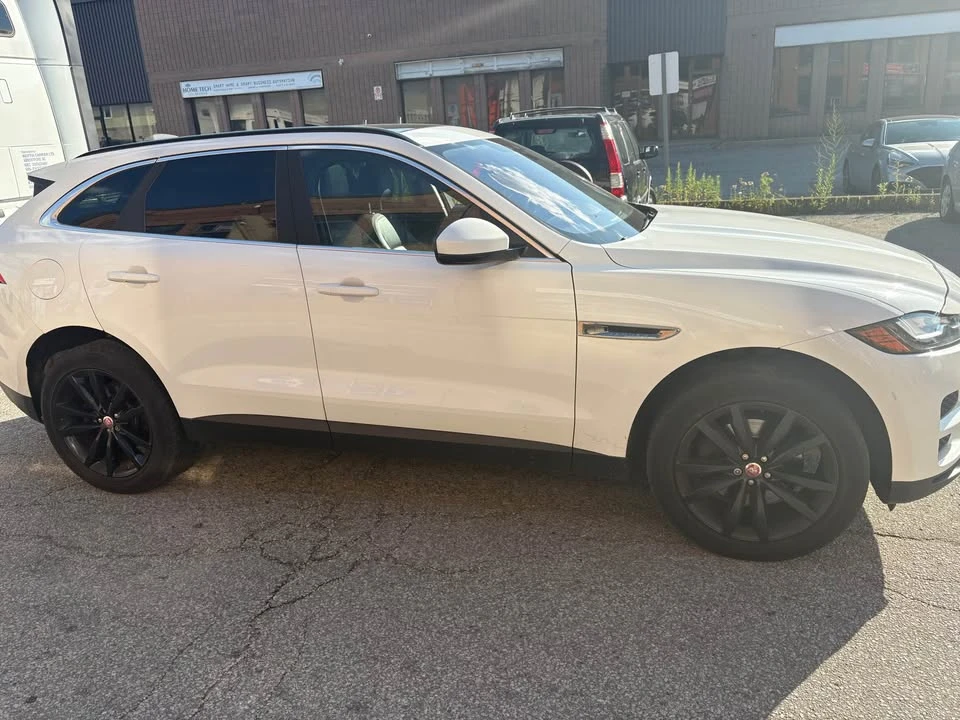 2017 Jaguar F-Pace - Image 3 of 11