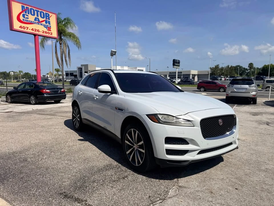 2017 Jaguar F-Pace - Image 2 of 18