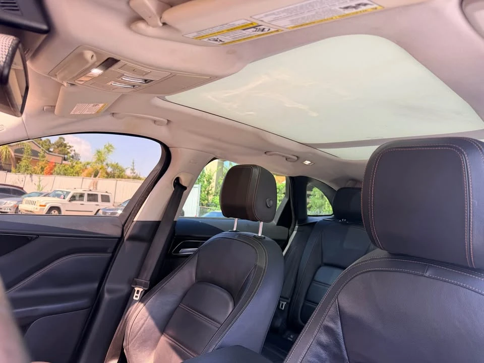 2017 Jaguar F-Pace - Image 14 of 18