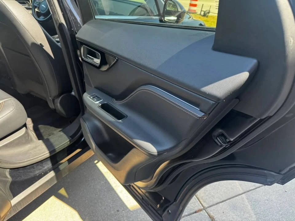 2017 Jaguar F-Pace - Image 11 of 20