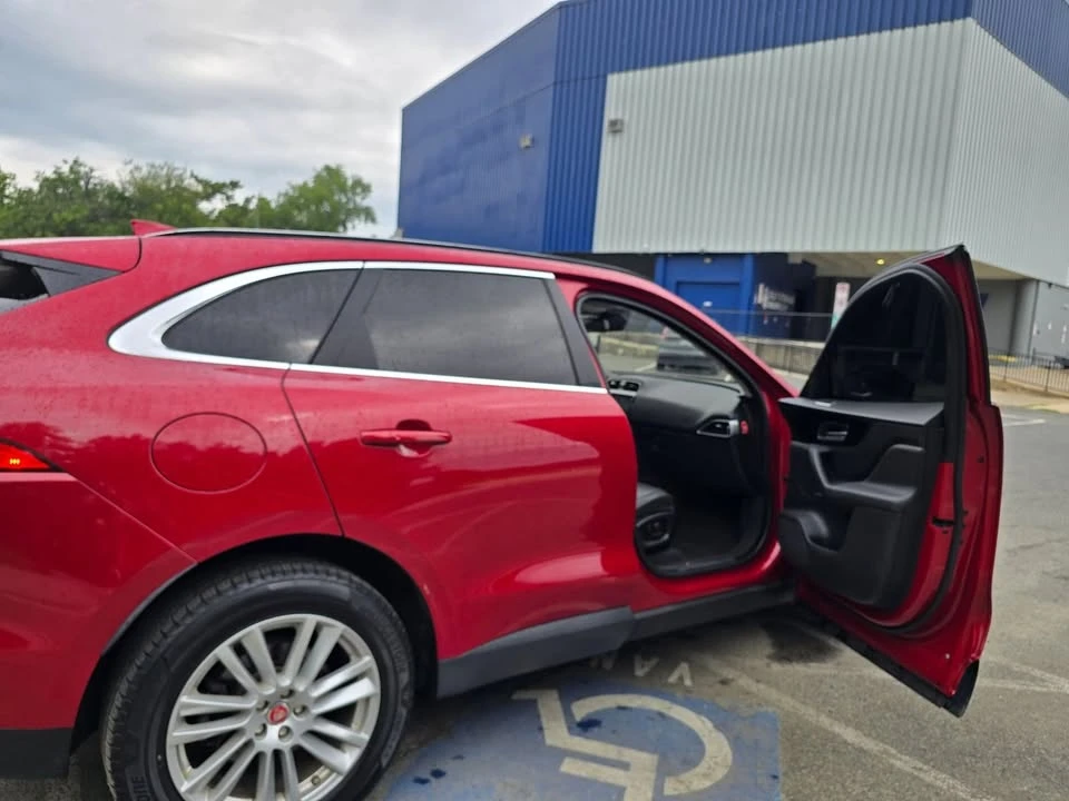 2017 Jaguar F-Pace - Image 10 of 20