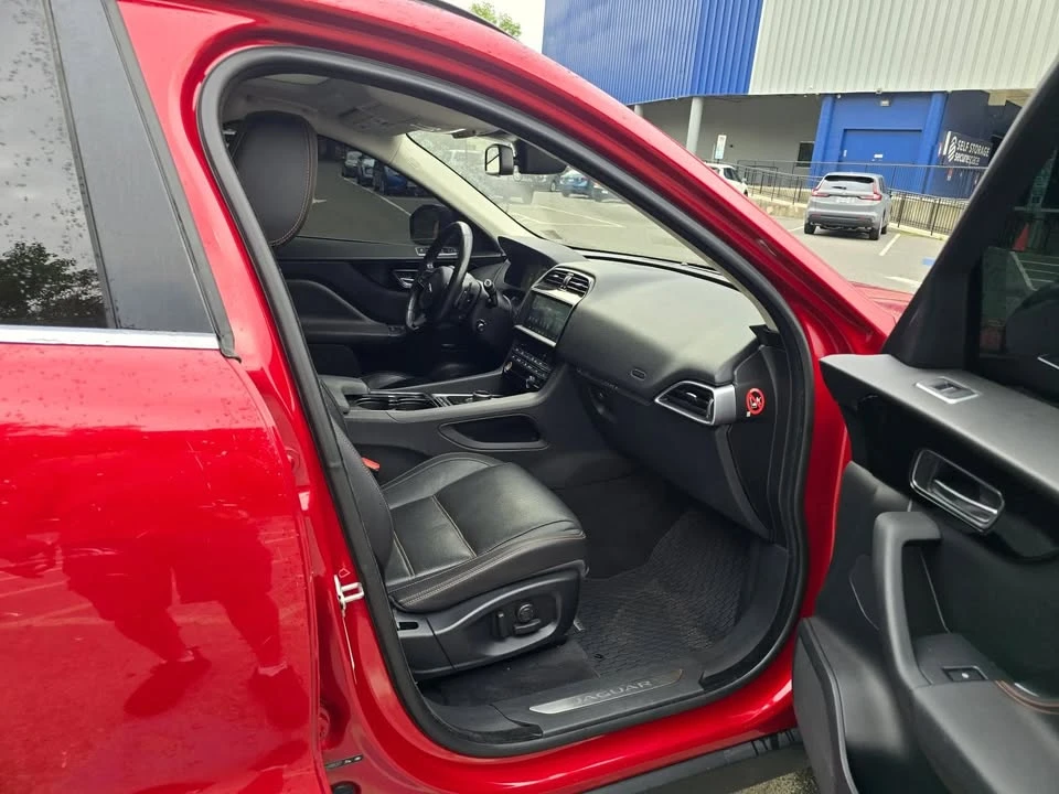 2017 Jaguar F-Pace - Image 9 of 20