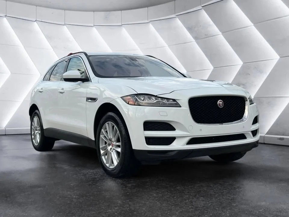 2017 Jaguar F-Pace - Image 7 of 15