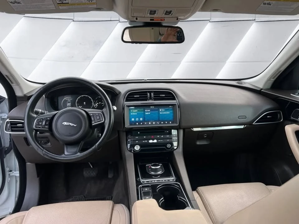 2017 Jaguar F-Pace - Image 11 of 15