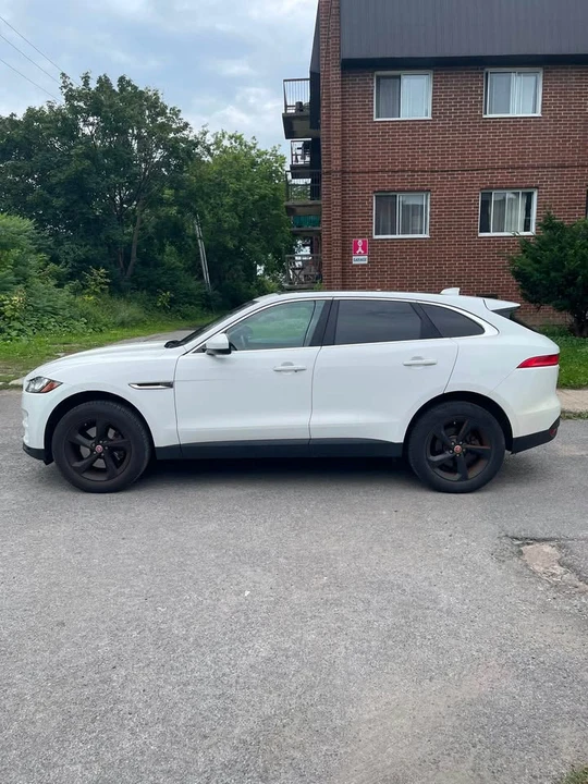 2017 Jaguar F-Pace - Image 2 of 8