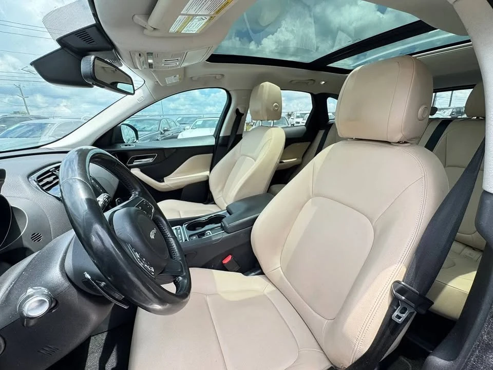 2017 Jaguar F-Pace - Image 9 of 15