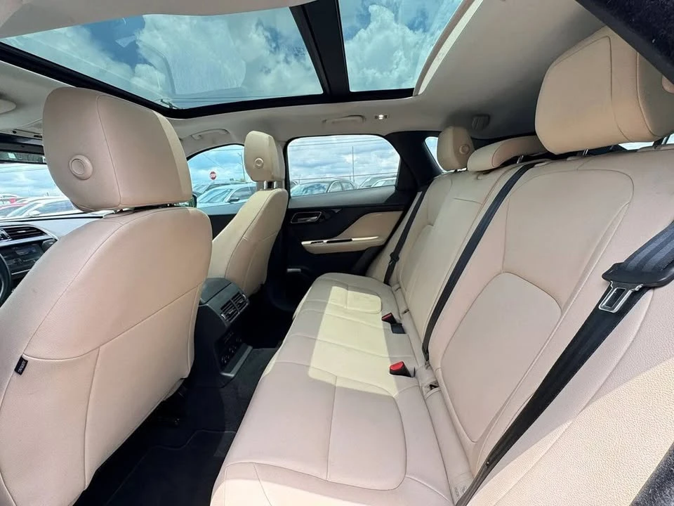 2017 Jaguar F-Pace - Image 11 of 15