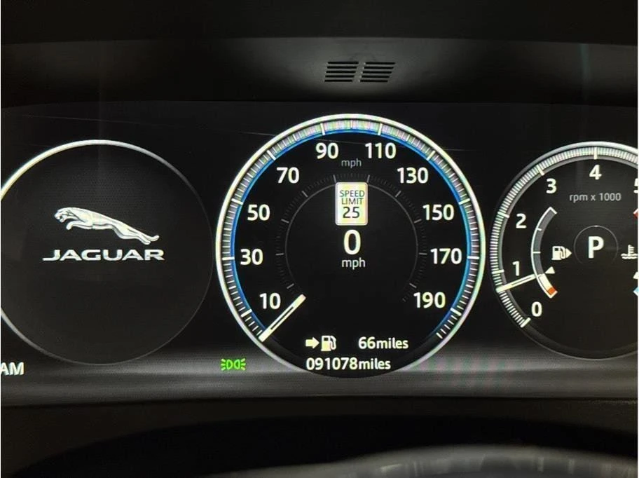 2017 Jaguar F-Pace - Image 14 of 20