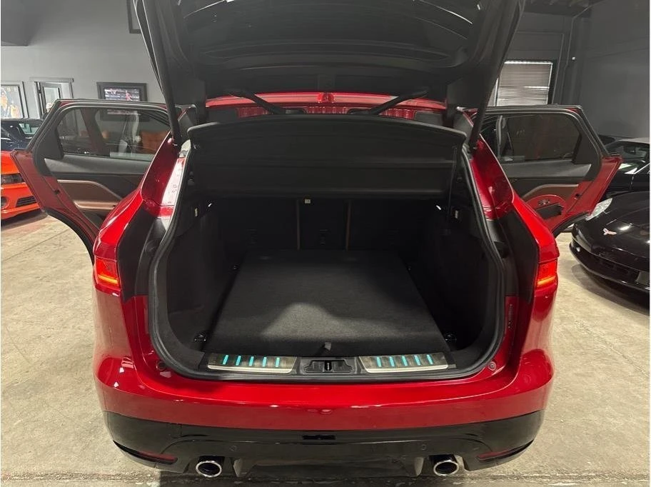 2017 Jaguar F-Pace - Image 16 of 20