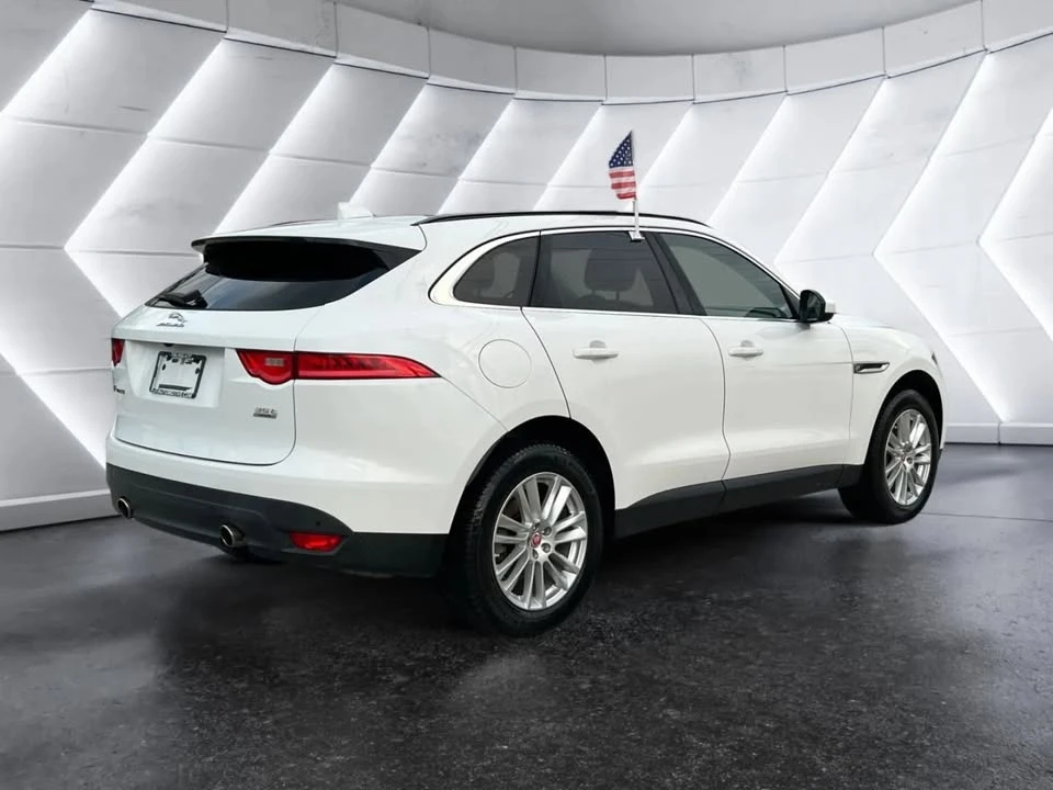 2017 Jaguar F-Pace - Image 5 of 15