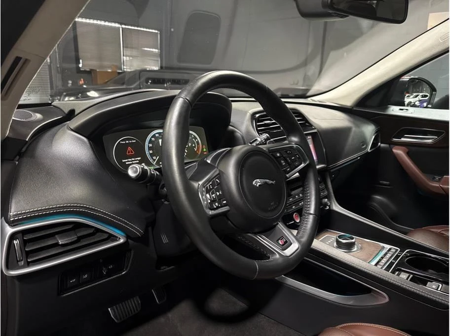 2017 Jaguar F-Pace - Image 6 of 20