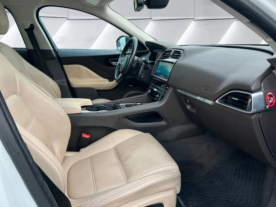 2017 Jaguar F-Pace - Image 15 of 15
