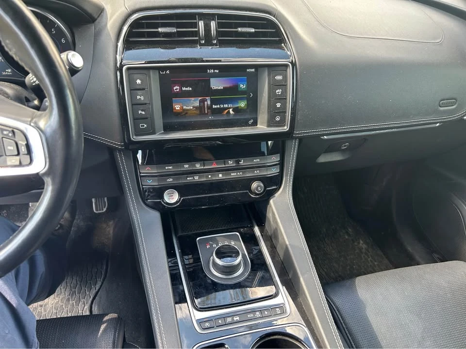 2017 Jaguar F-Pace - Image 2 of 12