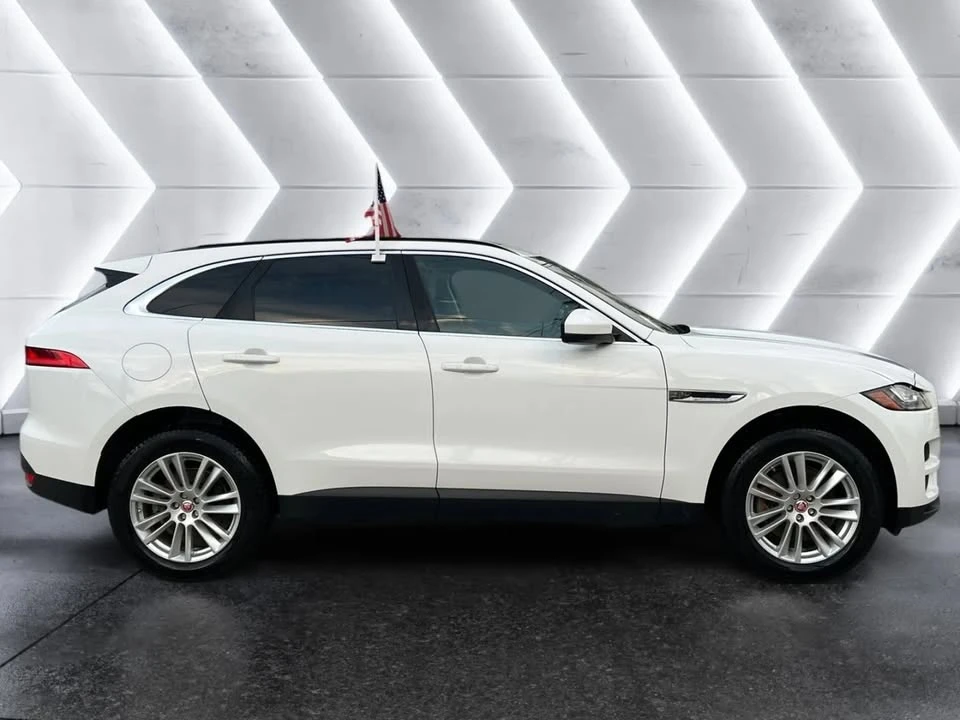 2017 Jaguar F-Pace - Image 6 of 15