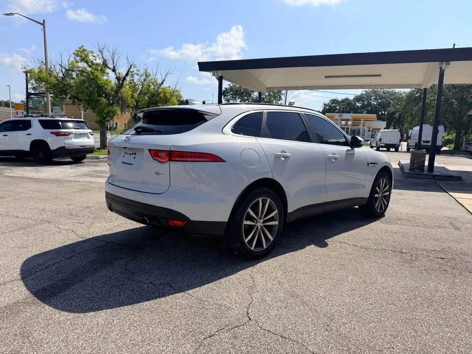 2017 Jaguar F-Pace - Image 4 of 18